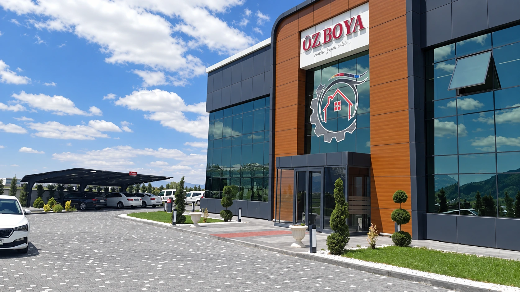 Öz Boya tesisinin ana girişi ve otopark alanı