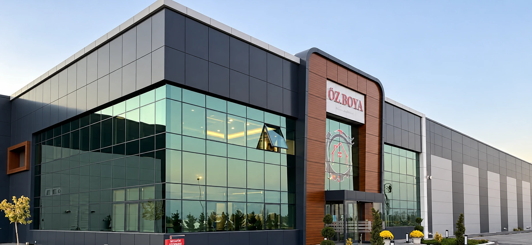 Öz Boya’nın Kayseri’deki cam cepheli ofis ve depo binası